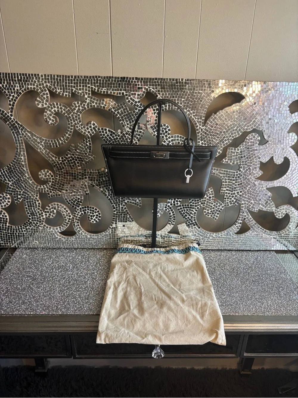🌟Tory Burch Lee Radziwill Black Satchel Bag white White Lining⭐️